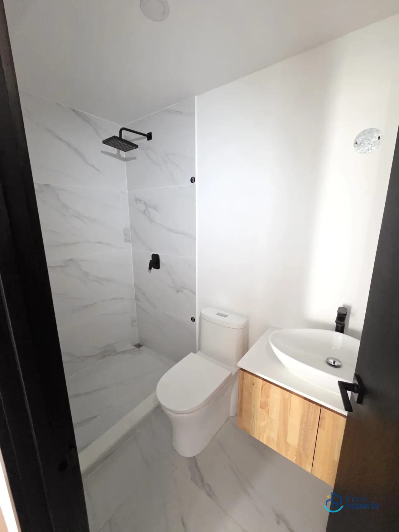 🏢 APARTAMENTOS EN RENTA – EDIFICIO CÉNTRICO, ZONA 5 — Apartamento en Alquiler en Céntrico, Zona 5, Guatemala, Ciudad — foto 6 de 11