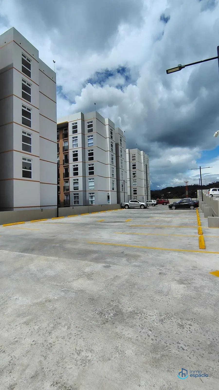Apartamento en Venta - Zona 16 — Apartamento en Venta en Lares 16, Zona 16, Guatemala, Ciudad — foto 9 de 11
