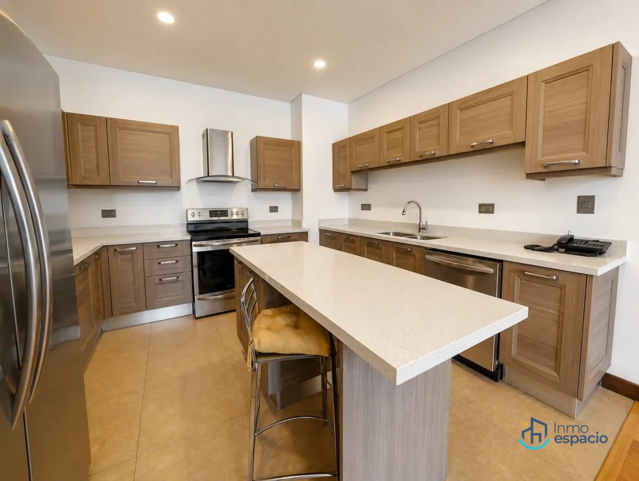 Apartamento en alquiler - Zona 16 — Apartamento en Alquiler en Ramblas de Cayalá, Zona 16, Guatemala, Ciudad — foto 16 de 17