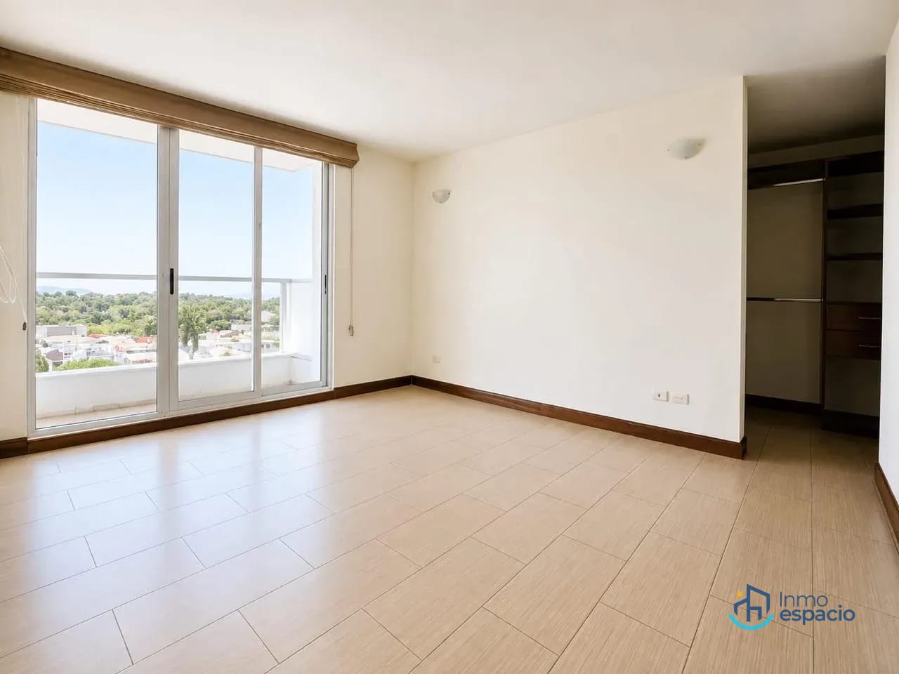 Apartamento en renta en Zona 14 — Apartamento en Alquiler en La Villa, Zona 14, Guatemala, Ciudad — foto 2 de 12
