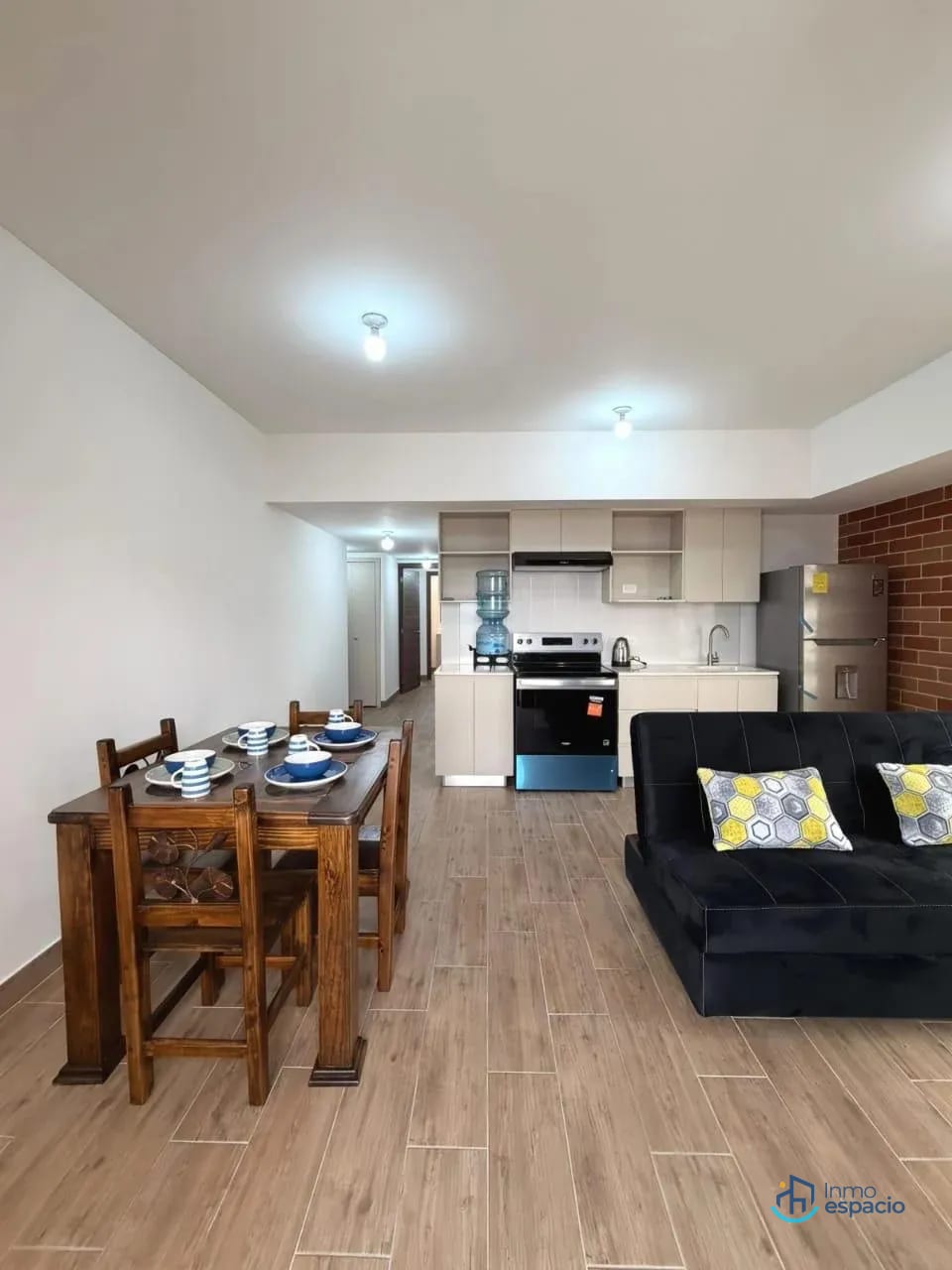 Apartamento en alquiler en Zona 4 — Apartamento en Alquiler en Modra, Zona 4, Guatemala, Ciudad — foto 1 de 11