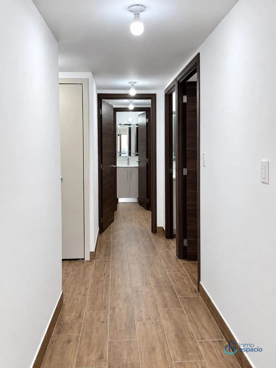 Apartamento en alquiler en Zona 4 — Apartamento en Alquiler en Modra, Zona 4, Guatemala, Ciudad — foto 4 de 11