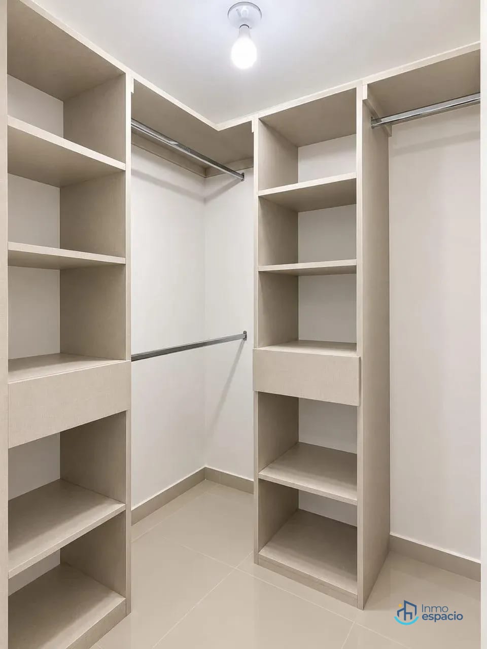 Apartamento en alquiler en Zona 4 — Apartamento en Alquiler en Modra, Zona 4, Guatemala, Ciudad — foto 8 de 11