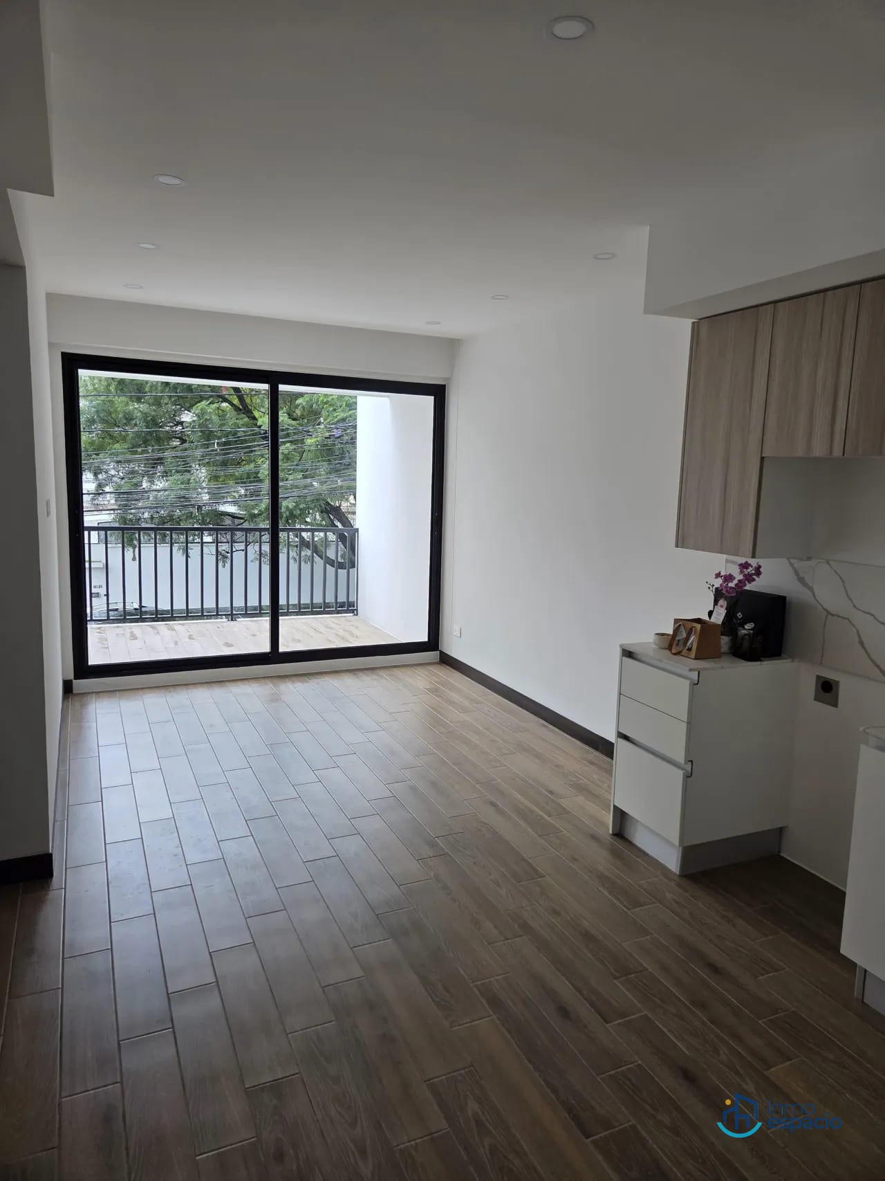 Apartamento en renta en Zona 13 — Apartamento en Alquiler en Inara Americas, Zona 13, Guatemala, Ciudad — foto 7 de 9