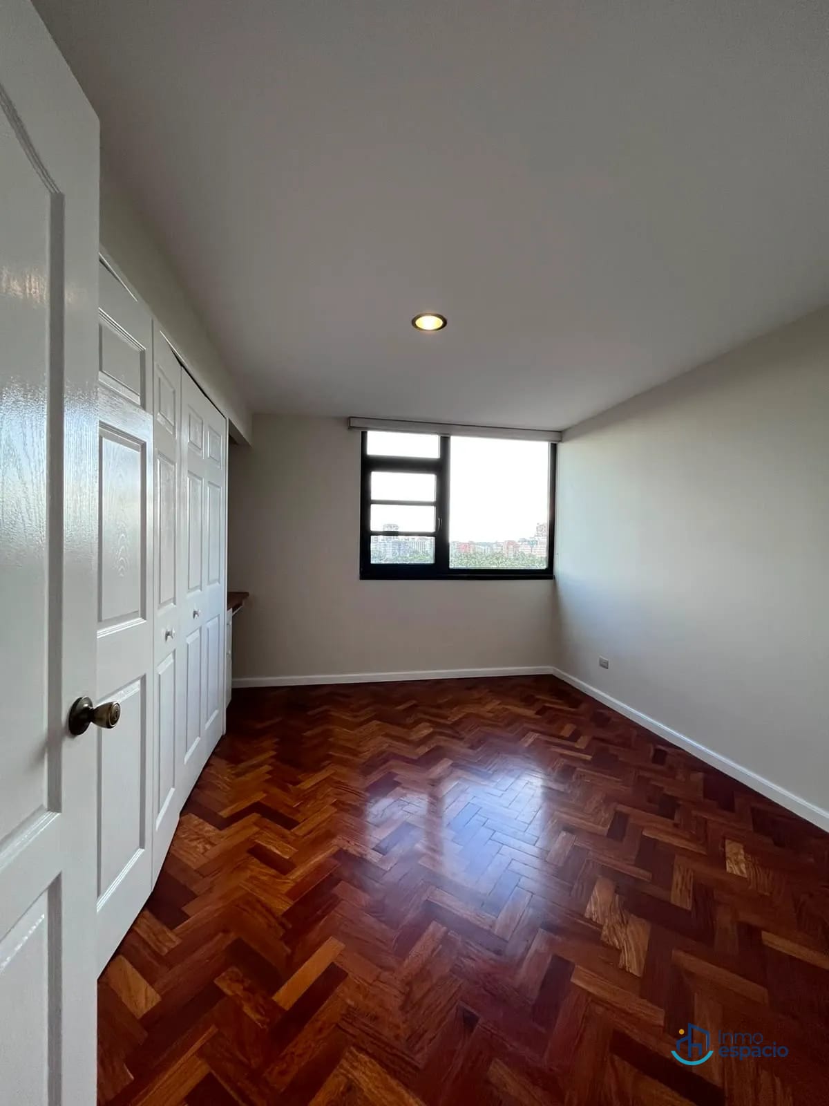 Apartamento en renta en Zona 14 — Apartamento en Alquiler en Santorini, Zona 14, Guatemala, Ciudad — foto 6 de 13