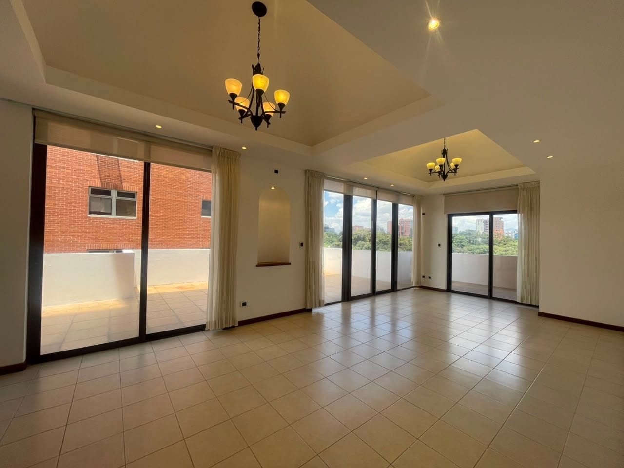 🌅🏡 Apartamento en Zona 15 con amplia terraza y vista panorámica ✨ — Apartamento en Venta en Zona 15, Guatemala, Ciudad — foto 2 de 9