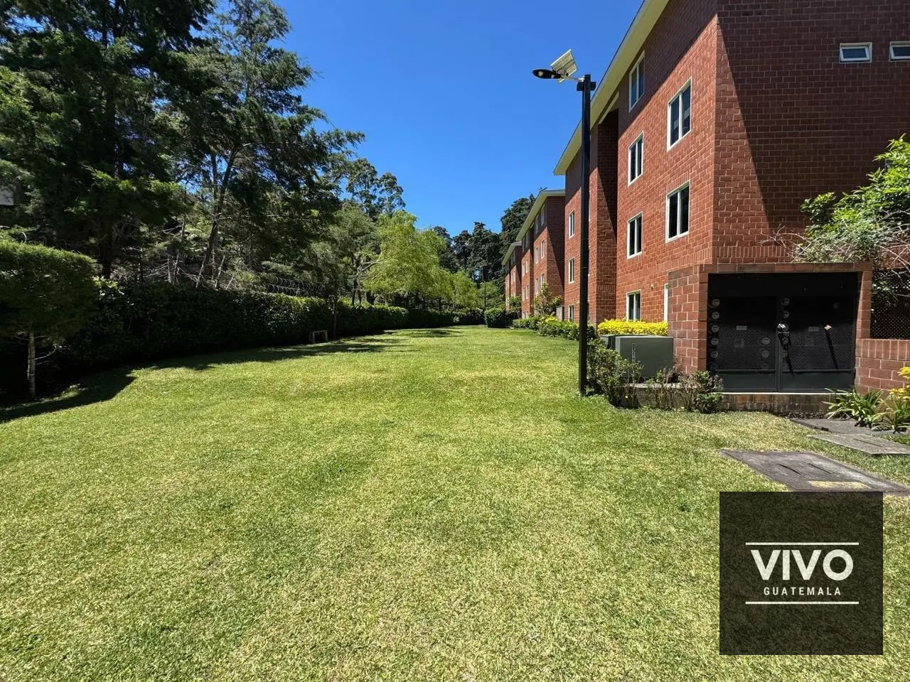 Se vende apartamento con jardín– Condominio Entre Luces, CAES Km 13.5 — Apartamento en Venta en Entreluces, Carretera a El Salvador, Guatemala, Ciudad — foto 2 de 10