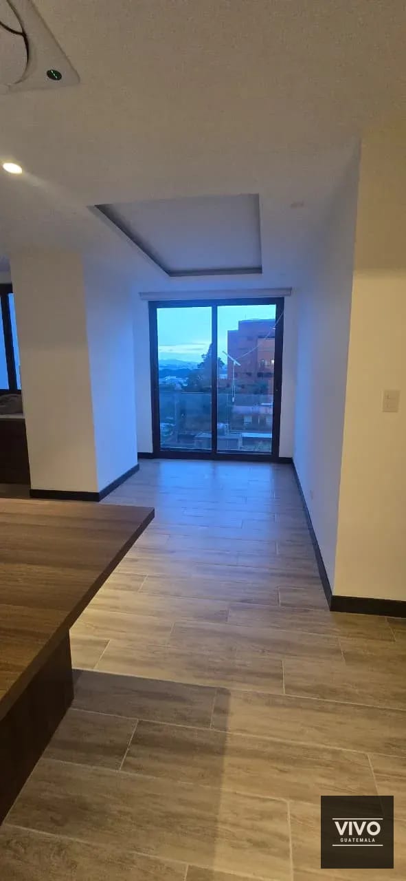 Sala — Se renta apartamento en Américas – Zona 13 | USD 1160 — Apartamento en Alquiler en Zona 13, Guatemala, Ciudad — foto 3 de 9