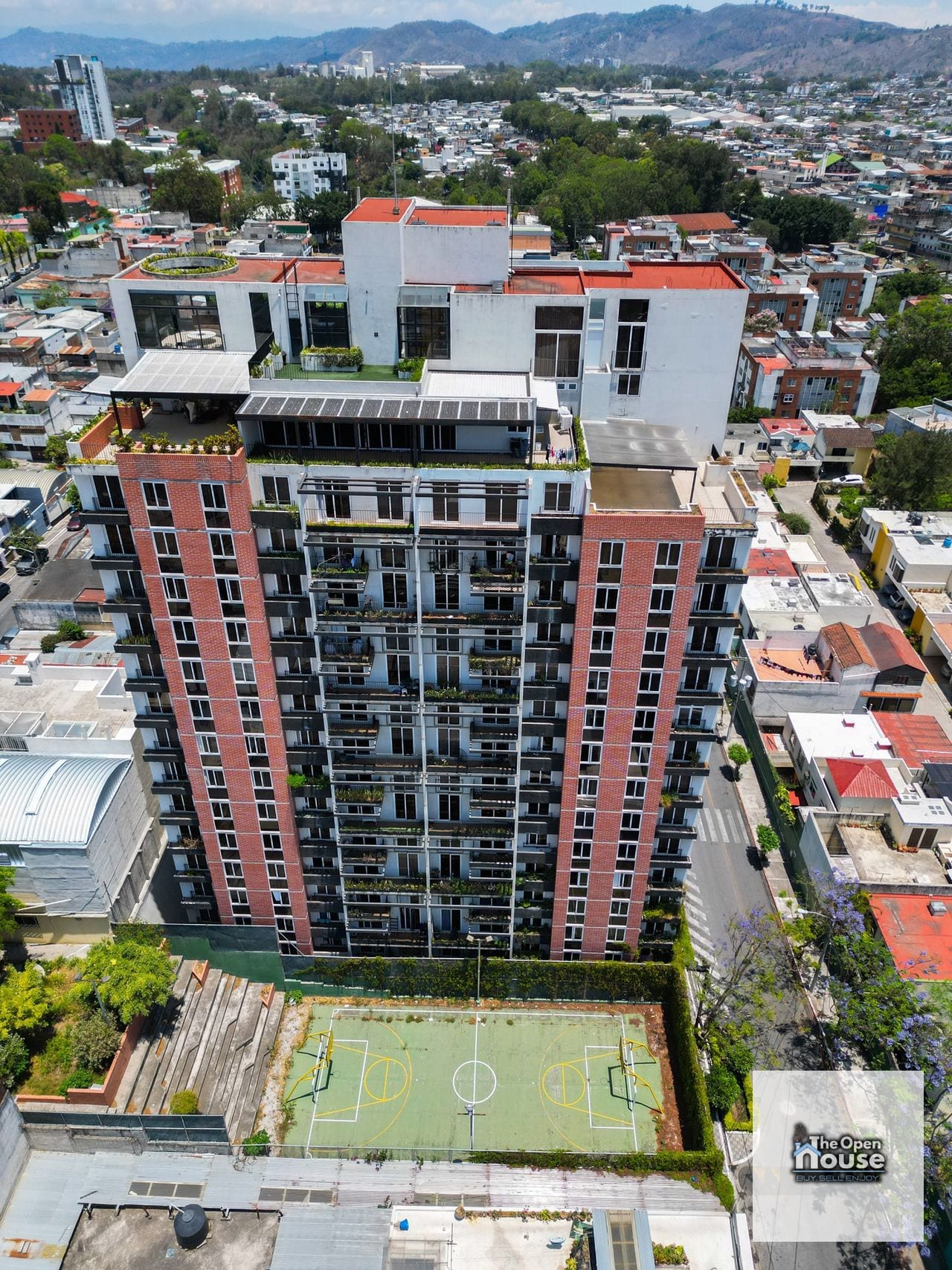 Penthouse en Renta – Edificio Roque | Zona 2, Ciudad de Guatemala — Apartamento en Alquiler en Edificio Roque, Zona 2, Guatemala, Ciudad — foto 1 de 17