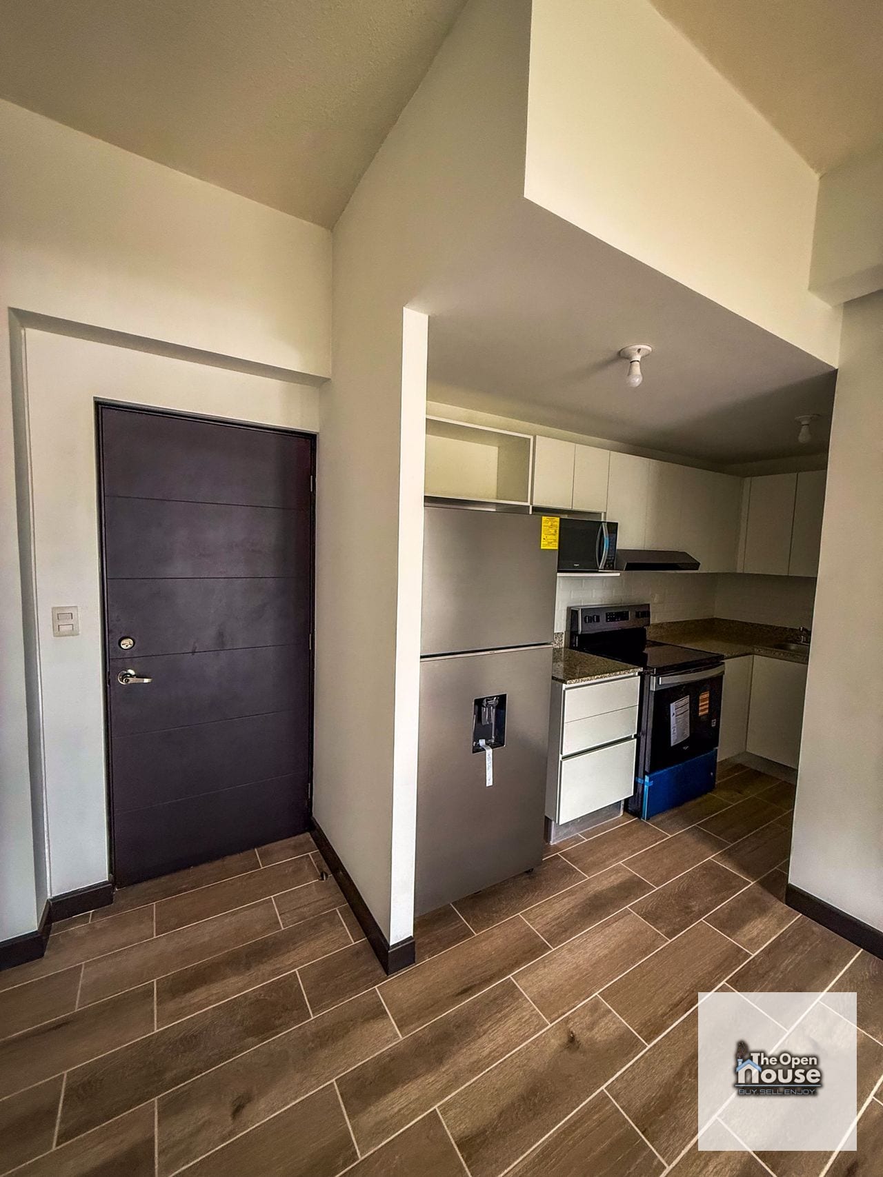 Apartamento en Renta en Torre Ilimani, Zona 17 — Apartamento en Alquiler en Zona 17, Guatemala, Ciudad — foto 2 de 17