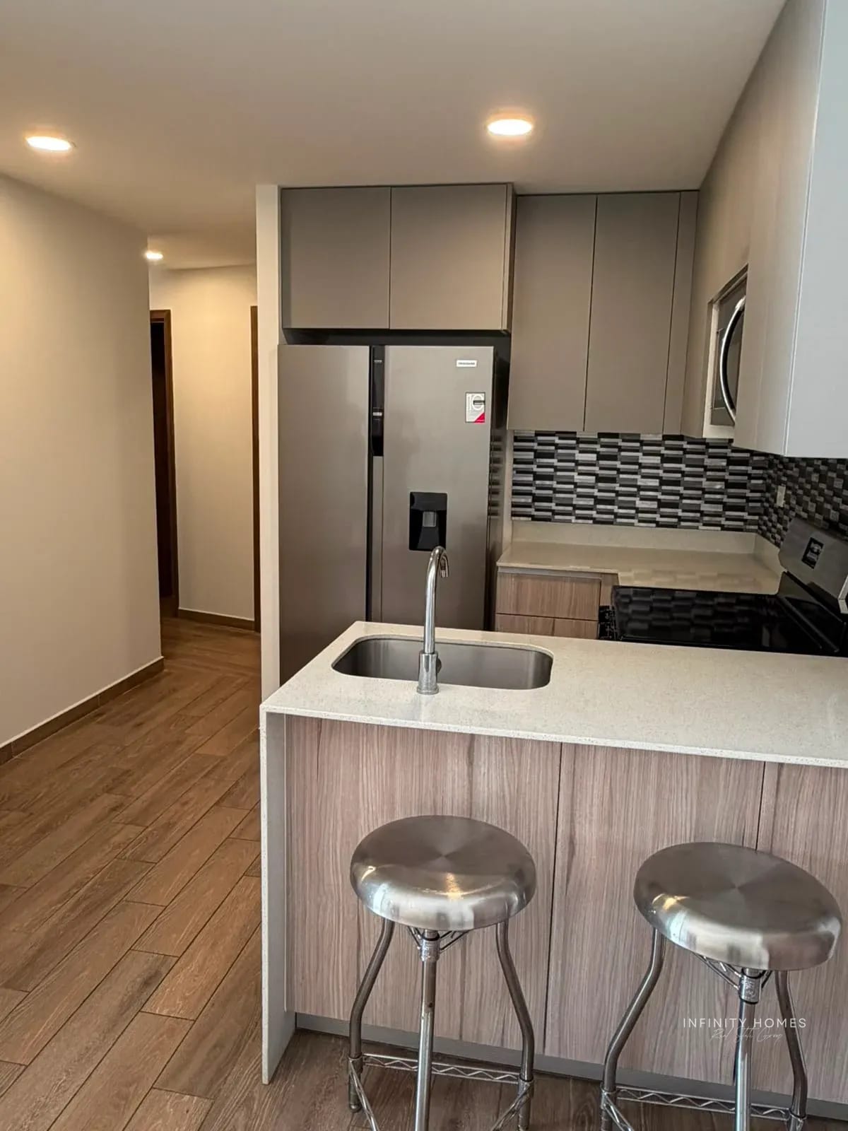 APARTAMENTO EN RENTA | PARQUE 14 Zona 14, Ciudad de Guatemala — Apartamento en Alquiler en Parque 14, Zona 14, Guatemala, Ciudad — foto 1 de 11