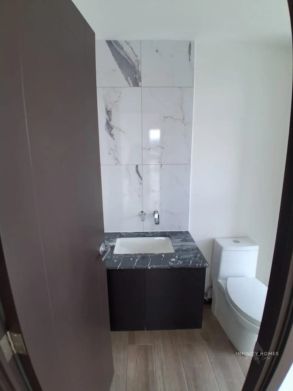 Apartamento en Renta Edificio Altaire — Zona 11 — Apartamento en Alquiler en Zona 11, Guatemala, Ciudad — foto 16 de 17