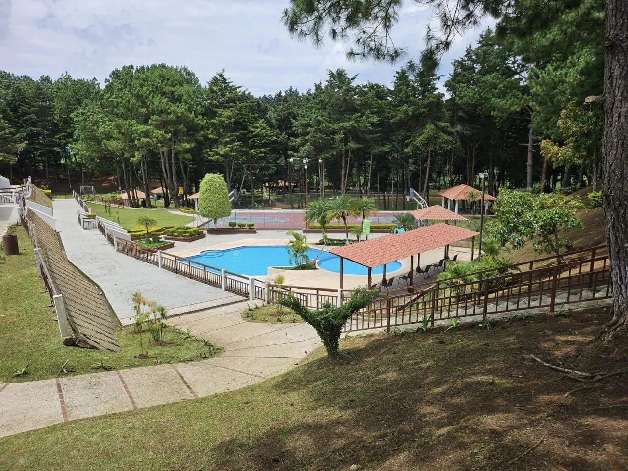 CONDOMINIO MONTECRISTO CLUB, FRENTE A C.C. EL ENCUENTRO SAN JOSE PINULA, SE VENDE HERMOSA CASA DE UN NIVEL, AMBIENTES GRANDES. — Apartamento en Venta en San José Pinula, Guatemala, Ciudad — foto 17 de 17