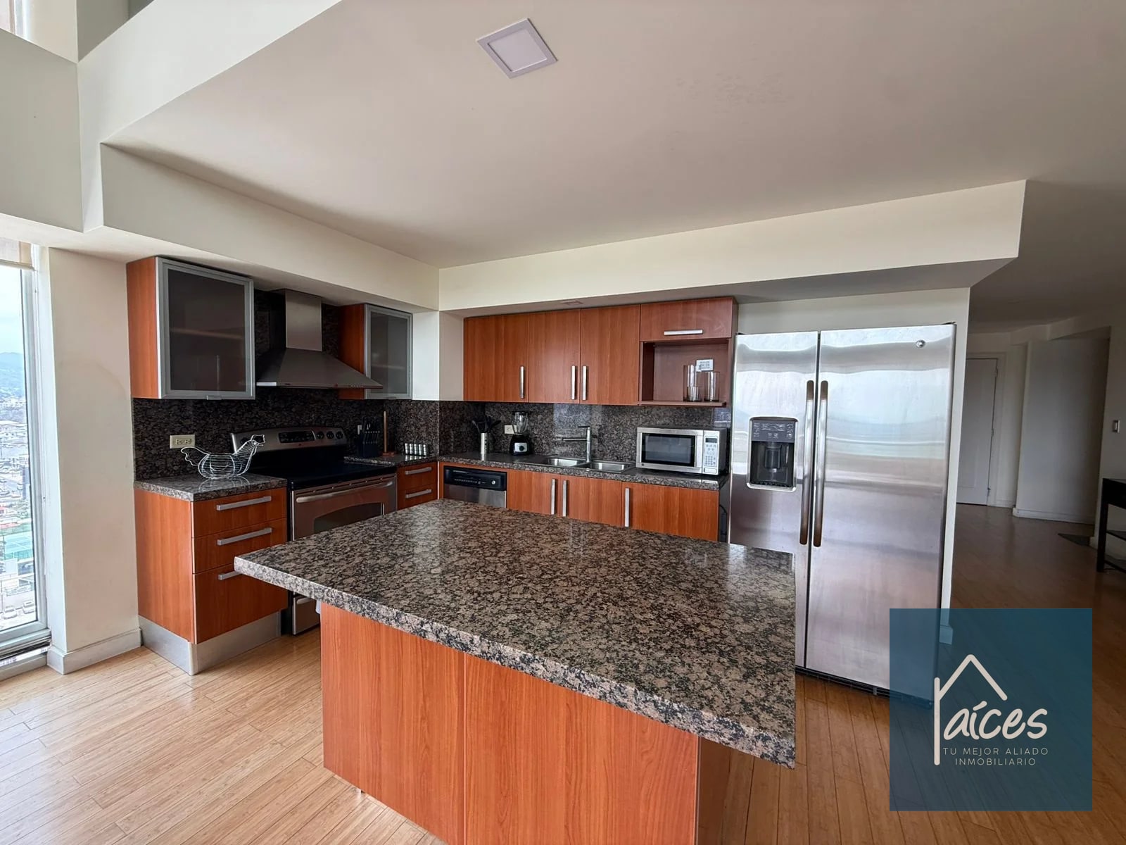 Apartamento en renta ATRIUM Zona 10 (D) - 3