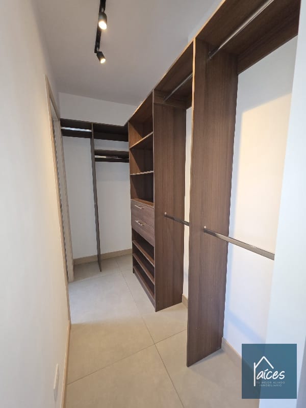 Renta de Apartamento en edificio Bona Diez Zona 10 (D) — Apartamento en Alquiler en Zona 10, Guatemala, Ciudad — foto 5 de 13