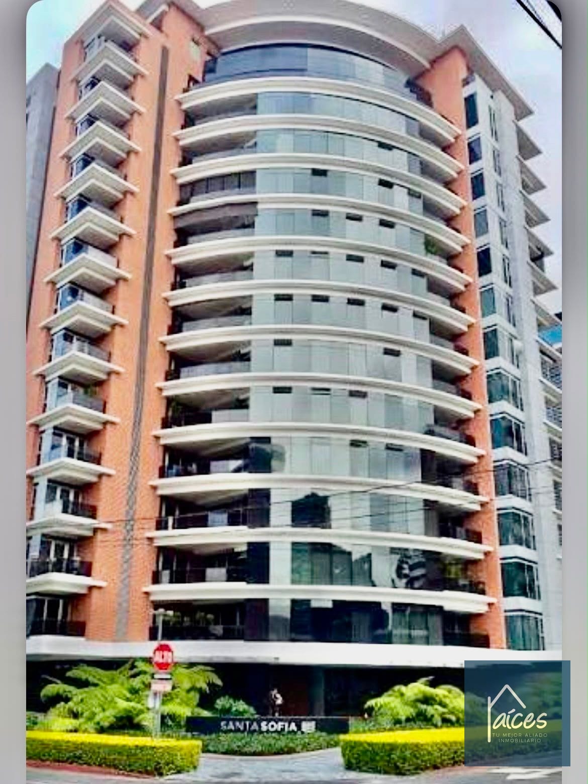 Apartamento en renta SANTA SOFÍA Zona 10 (*20) — Apartamento en Alquiler en Santa Sofía, Zona 10, Guatemala, Ciudad — foto 1 de 12