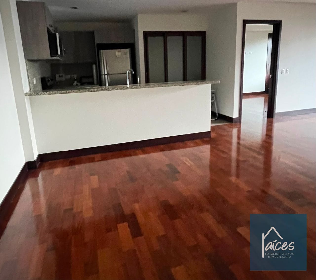 Apartamento en renta SANTA SOFÍA Zona 10 (*20) — Apartamento en Alquiler en Santa Sofía, Zona 10, Guatemala, Ciudad — foto 2 de 12