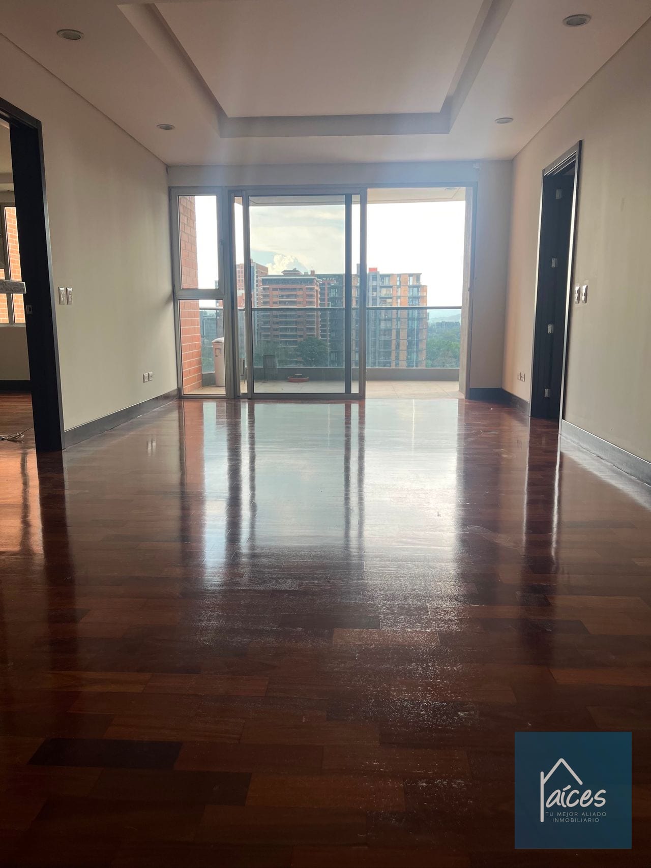 Apartamento en renta SANTA SOFÍA Zona 10 (*20) — Apartamento en Alquiler en Santa Sofía, Zona 10, Guatemala, Ciudad — foto 3 de 12