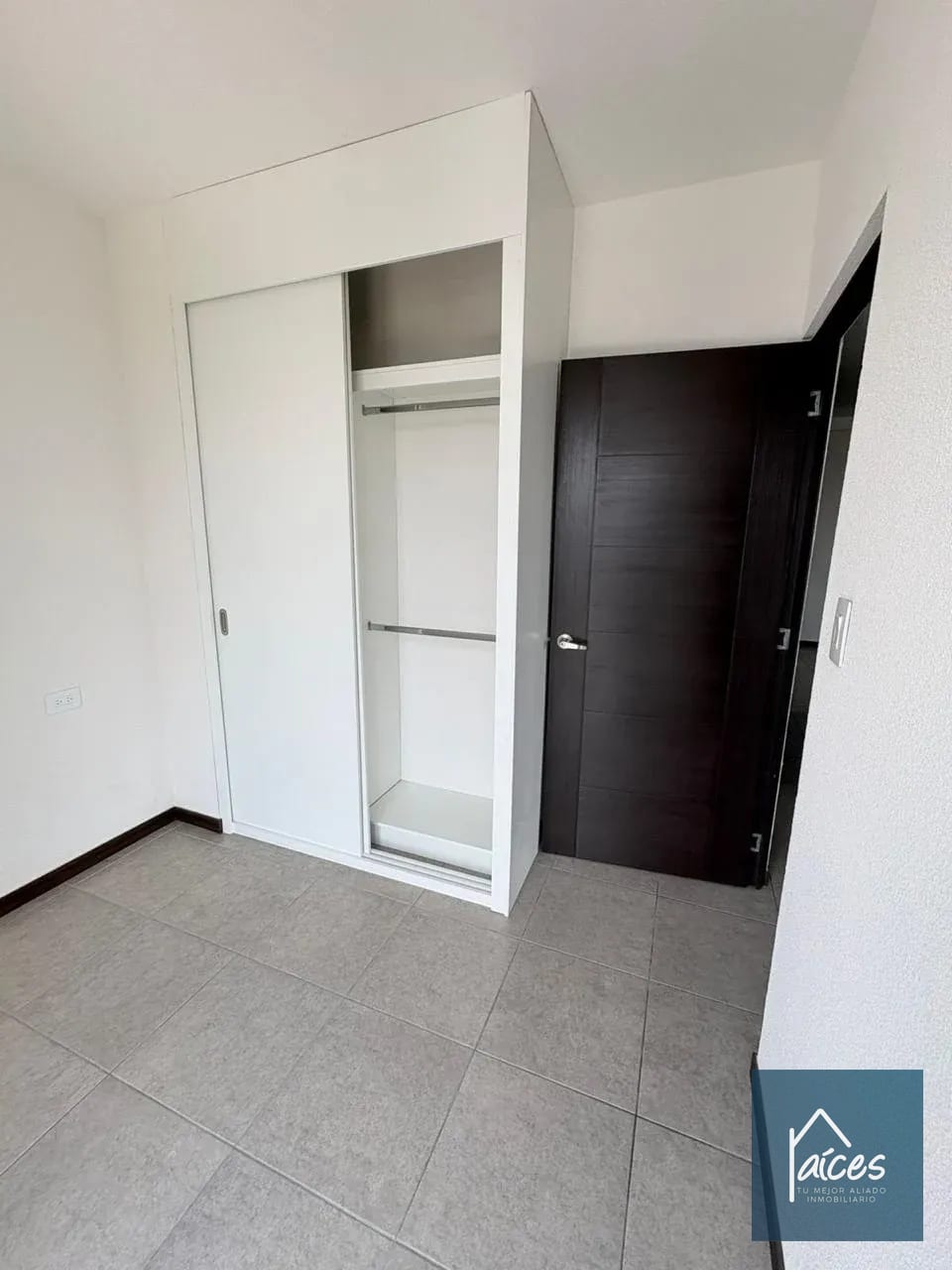 Apartamento en Renta INITI cerca de Colegios Liceo Javier y Monte María — Apartamento en Alquiler en Zona 12, Guatemala, Ciudad — foto 12 de 17