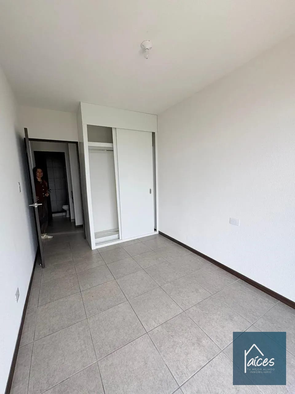 Apartamento en Renta INITI cerca de Colegios Liceo Javier y Monte María — Apartamento en Alquiler en Zona 12, Guatemala, Ciudad — foto 15 de 17