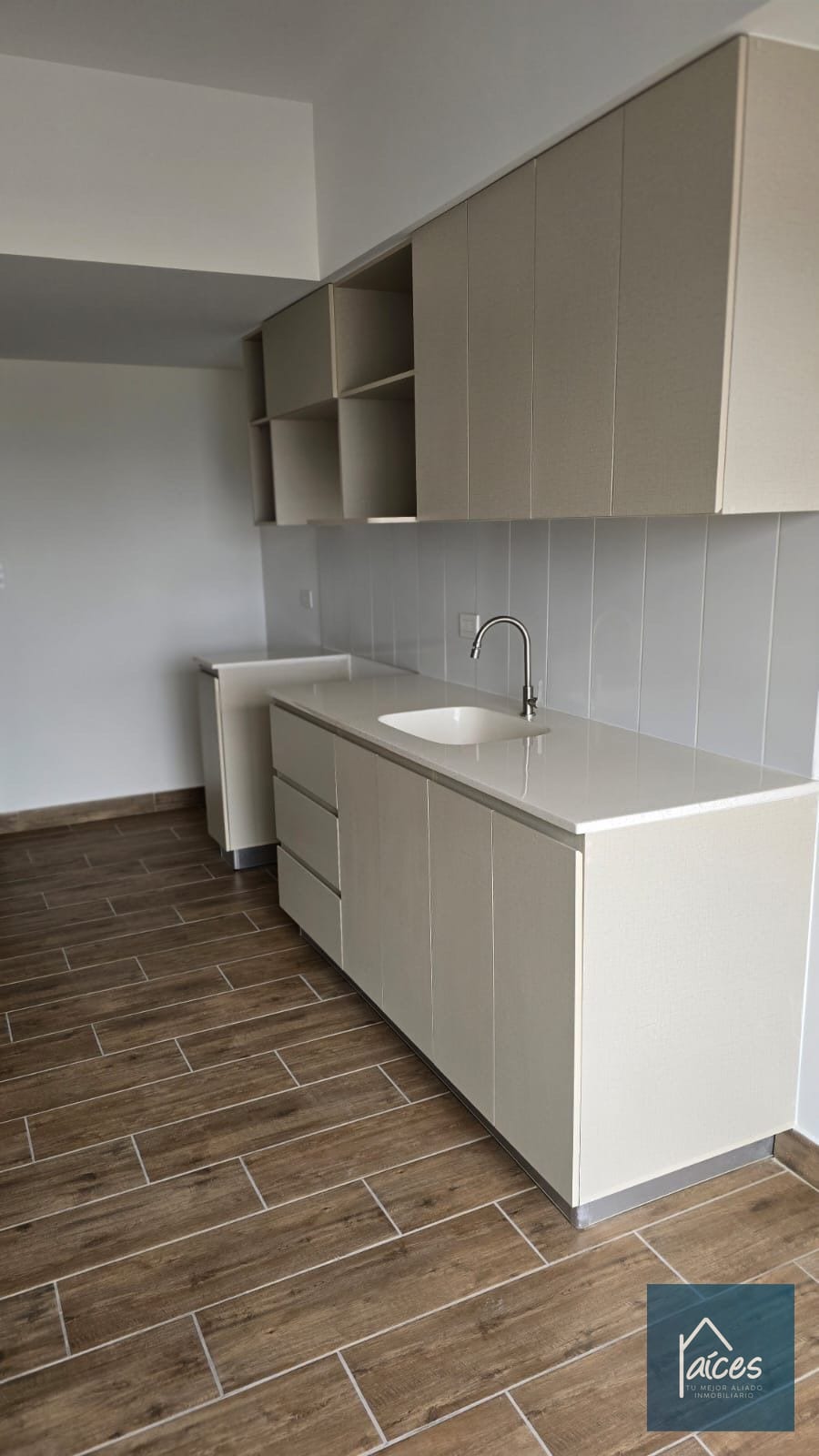 Apartamento en renta Modra 2 (D) — Apartamento en Alquiler en Modra II, Zona 4, Guatemala, Ciudad — foto 2 de 13