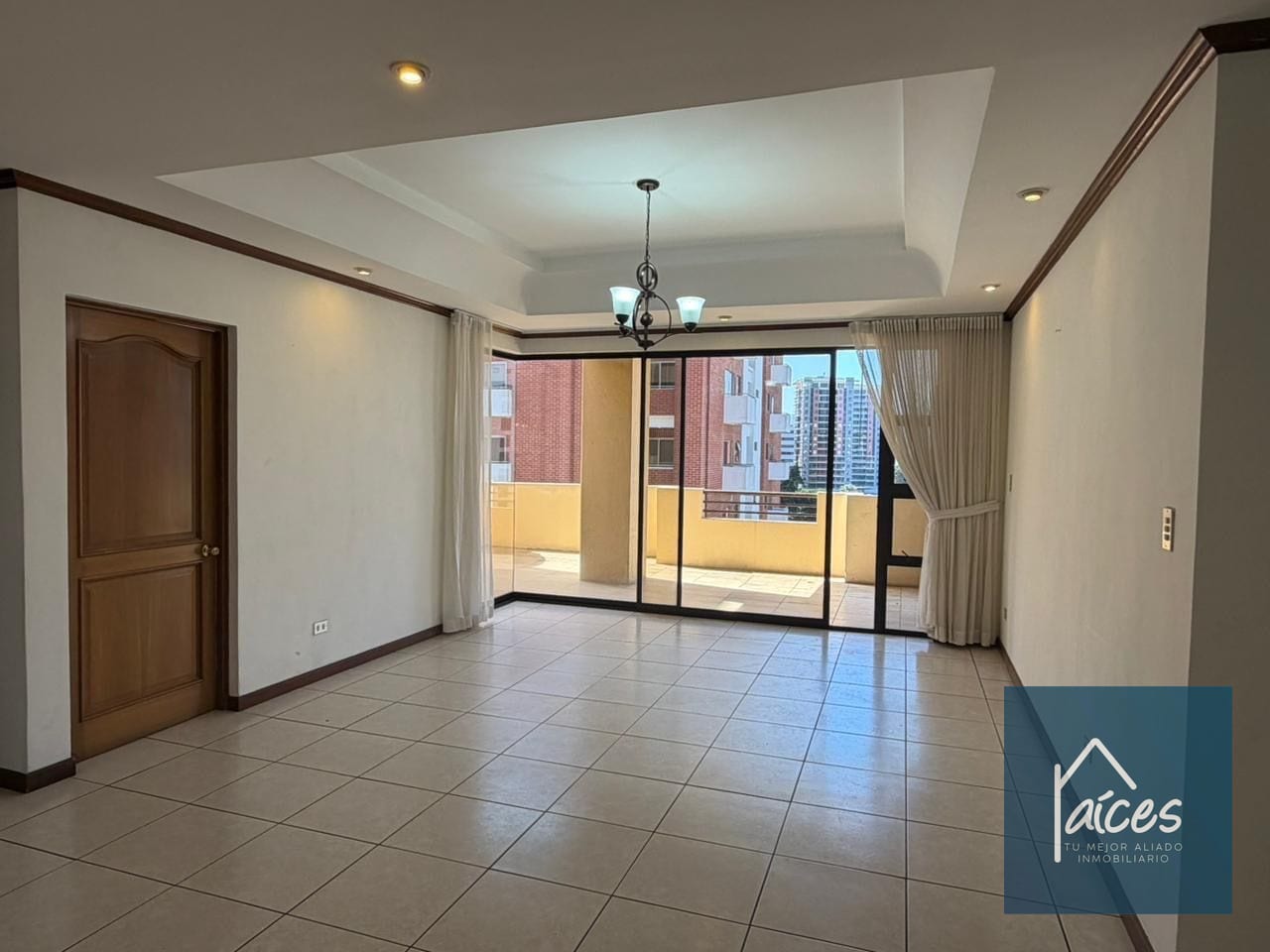 Apartamento en venta TORRE CASTELAR Zona 10 (*20) — Apartamento en Venta en Torre Castelar, Zona 10, Guatemala, Ciudad — foto 1 de 11