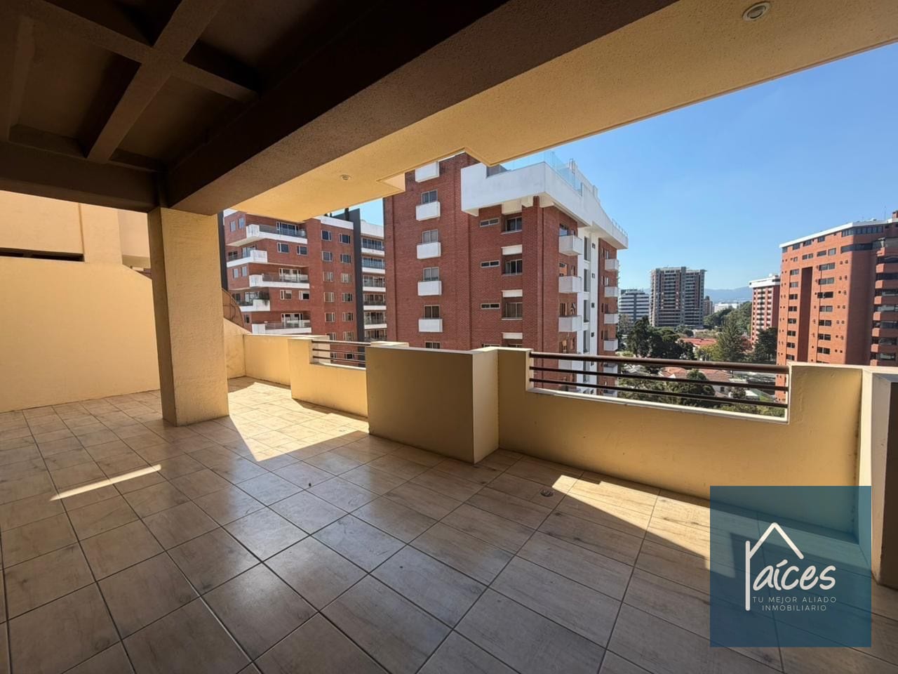 Apartamento en venta TORRE CASTELAR Zona 10 (*20) — Apartamento en Venta en Torre Castelar, Zona 10, Guatemala, Ciudad — foto 2 de 11