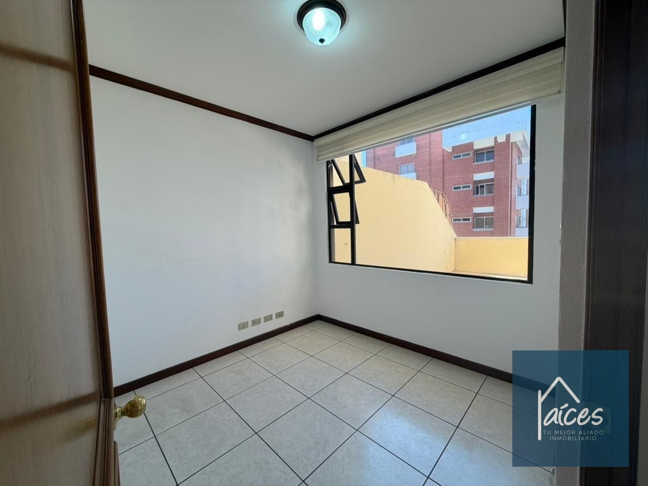 Apartamento en venta TORRE CASTELAR Zona 10 (*20) — Apartamento en Venta en Torre Castelar, Zona 10, Guatemala, Ciudad — foto 4 de 11