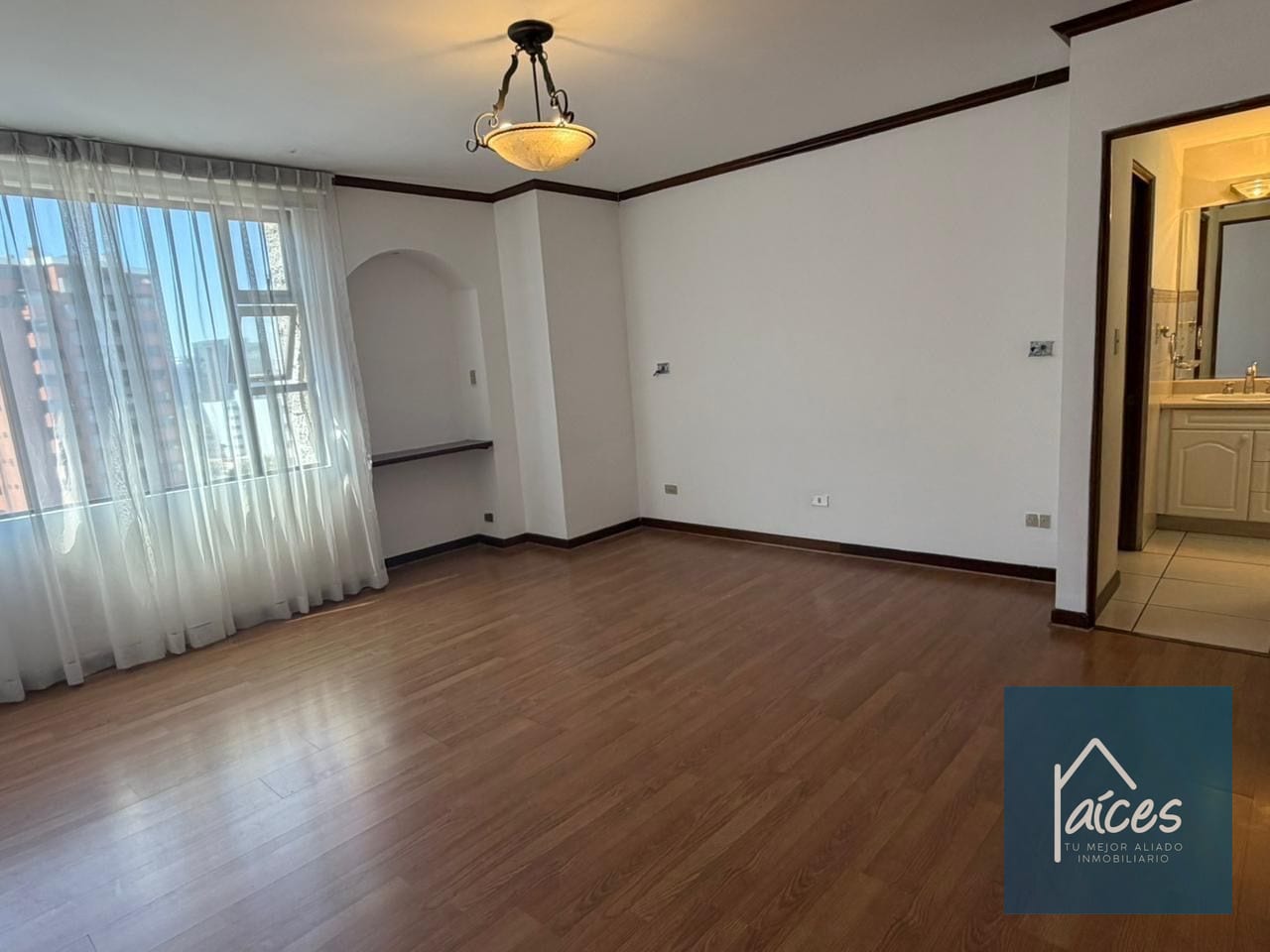 Apartamento en venta TORRE CASTELAR Zona 10 (*20) — Apartamento en Venta en Torre Castelar, Zona 10, Guatemala, Ciudad — foto 10 de 11