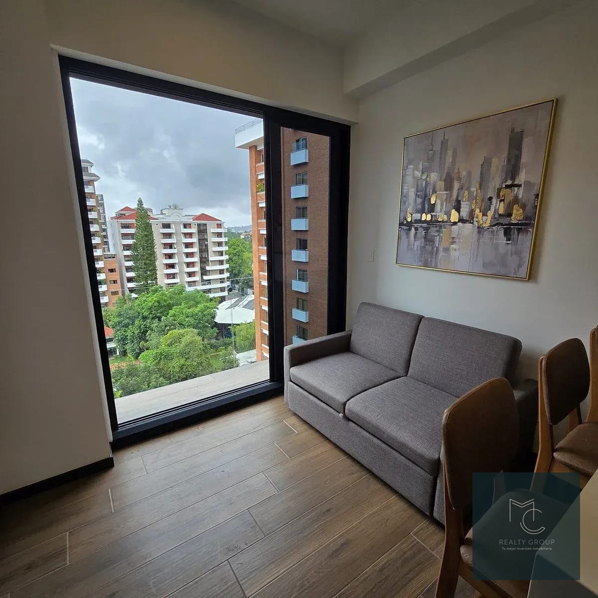 Apartamento en RENTA / Edificio Casa Ignacio Zona 10 — Apartamento en Alquiler en Casa Ignacio, Zona 10, Guatemala, Ciudad — foto 2 de 11