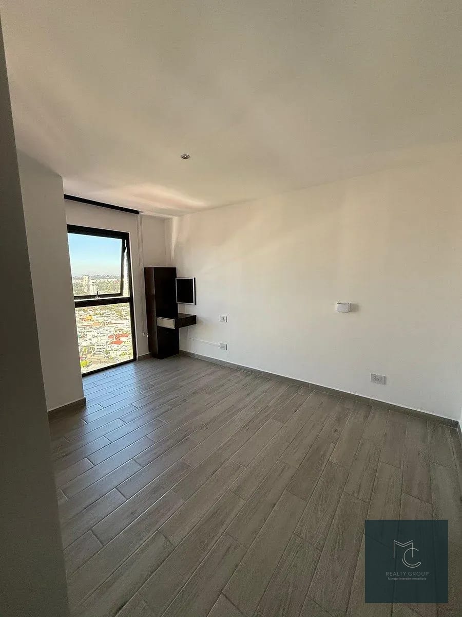 Apartamento en RENTA y VENTA - zona 10 — Apartamento en Alquiler en Parque 10, Zona 10, Guatemala, Ciudad — foto 2 de 13