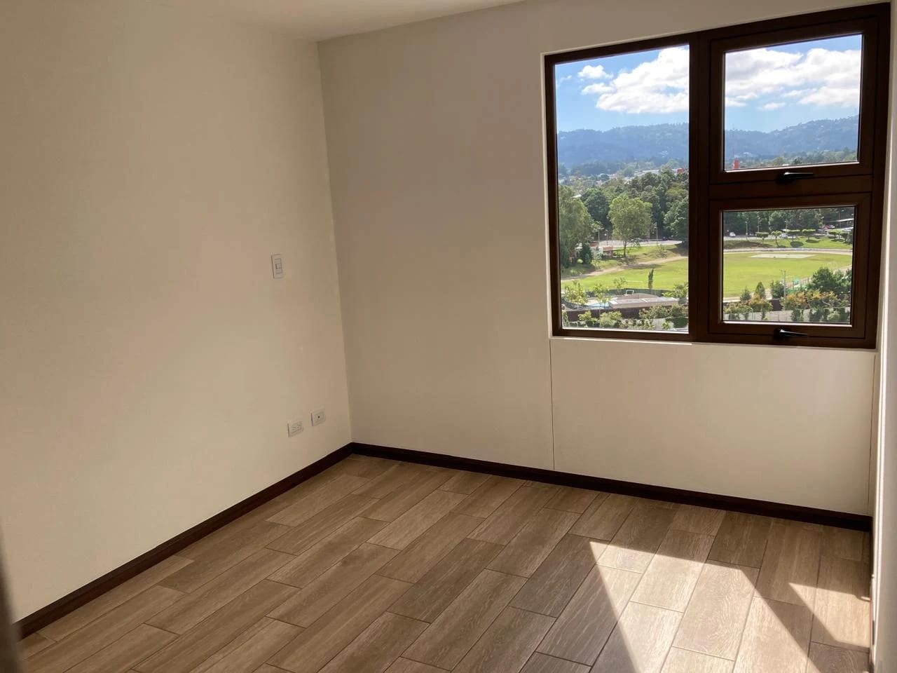Lindo Apartamento en Venta en 20/21 zona 16 - Image 5