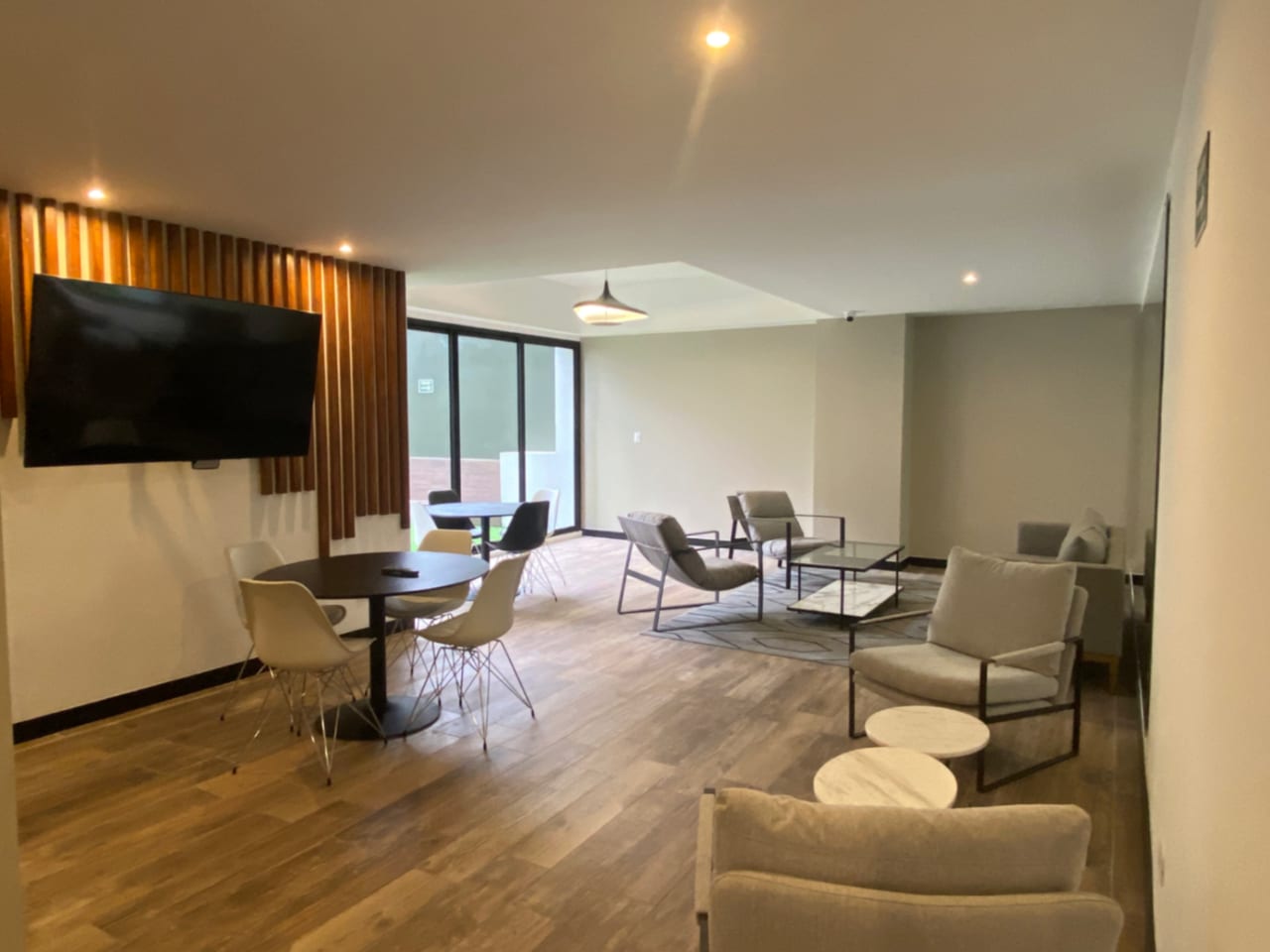 Lindo Apartamento en zona 16 — Apartamento en Venta en Kanajuyú, Zona 16, Guatemala, Ciudad — foto 13 de 17