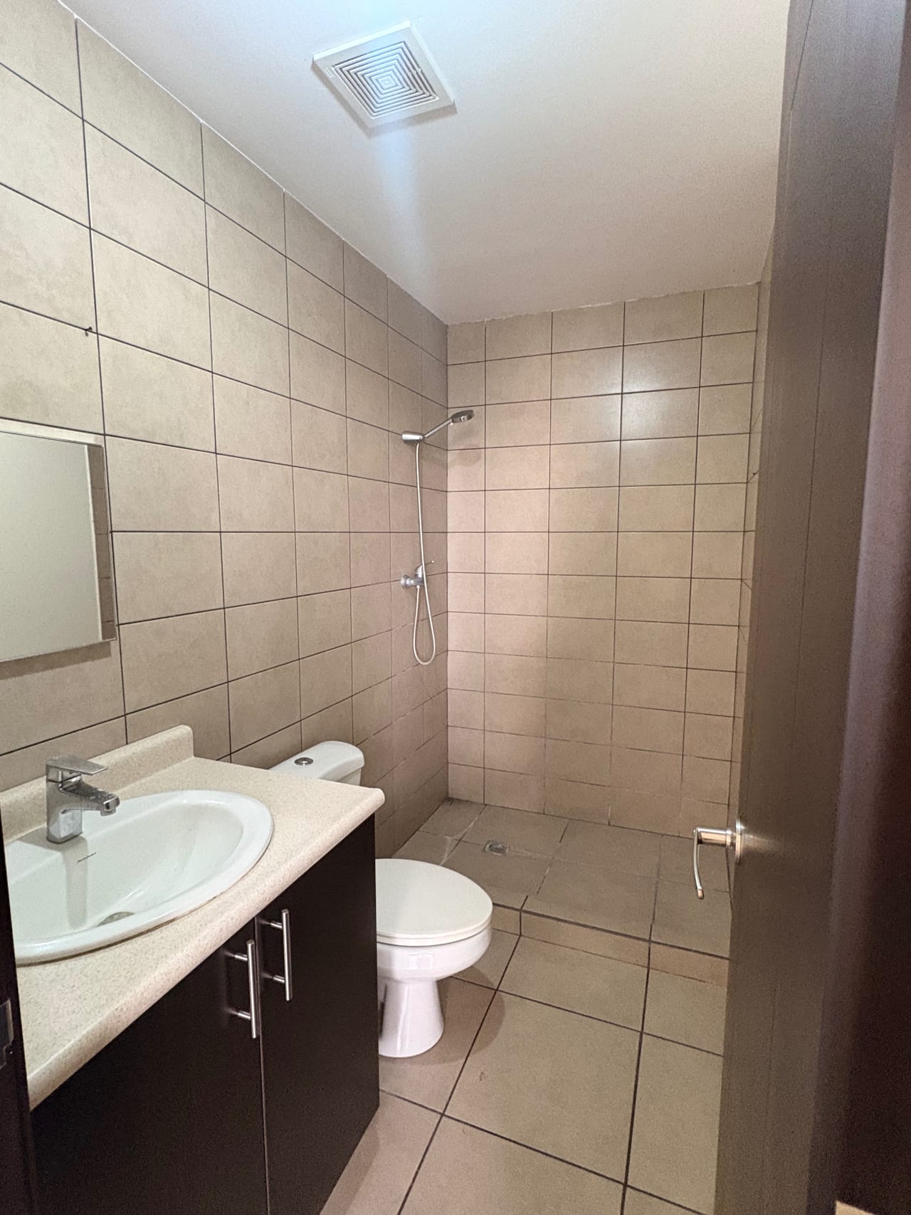 Amplio apartamento en venta zona 9 — Apartamento en Venta en Torre Barcelona, Zona 9, Guatemala, Ciudad — foto 5 de 17