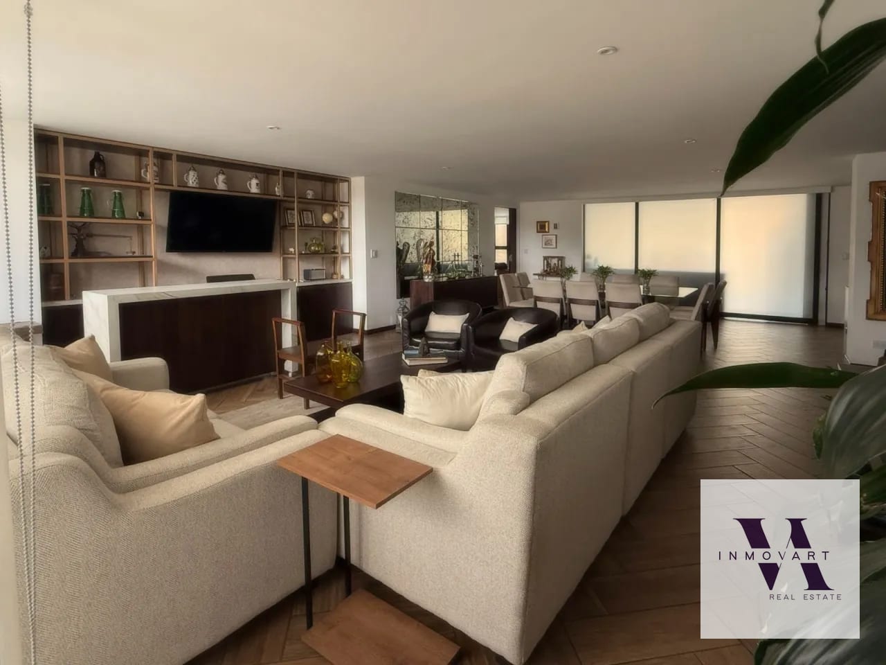 Amplio apartamento en zona 10 — Apartamento en Venta en Naori, Zona 10, Guatemala, Ciudad — foto 2 de 10