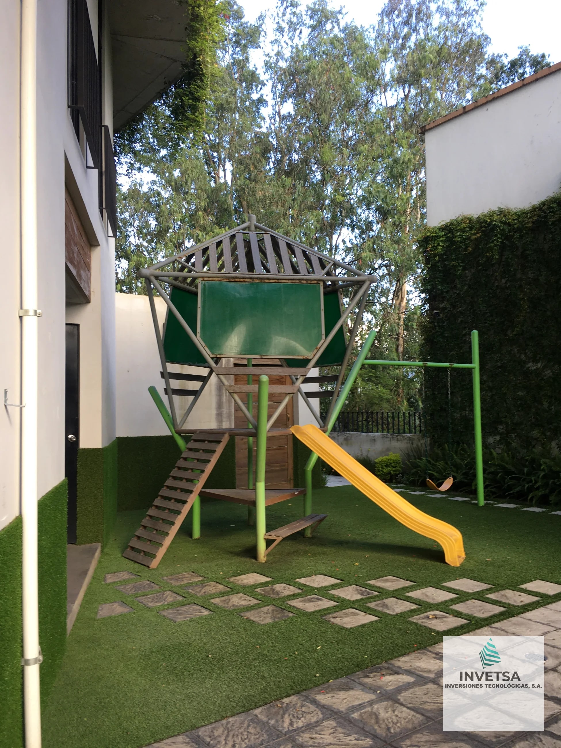 APARTAMENTO TIPO LOFT EN VENTA ZONA 10 FABRA - 10