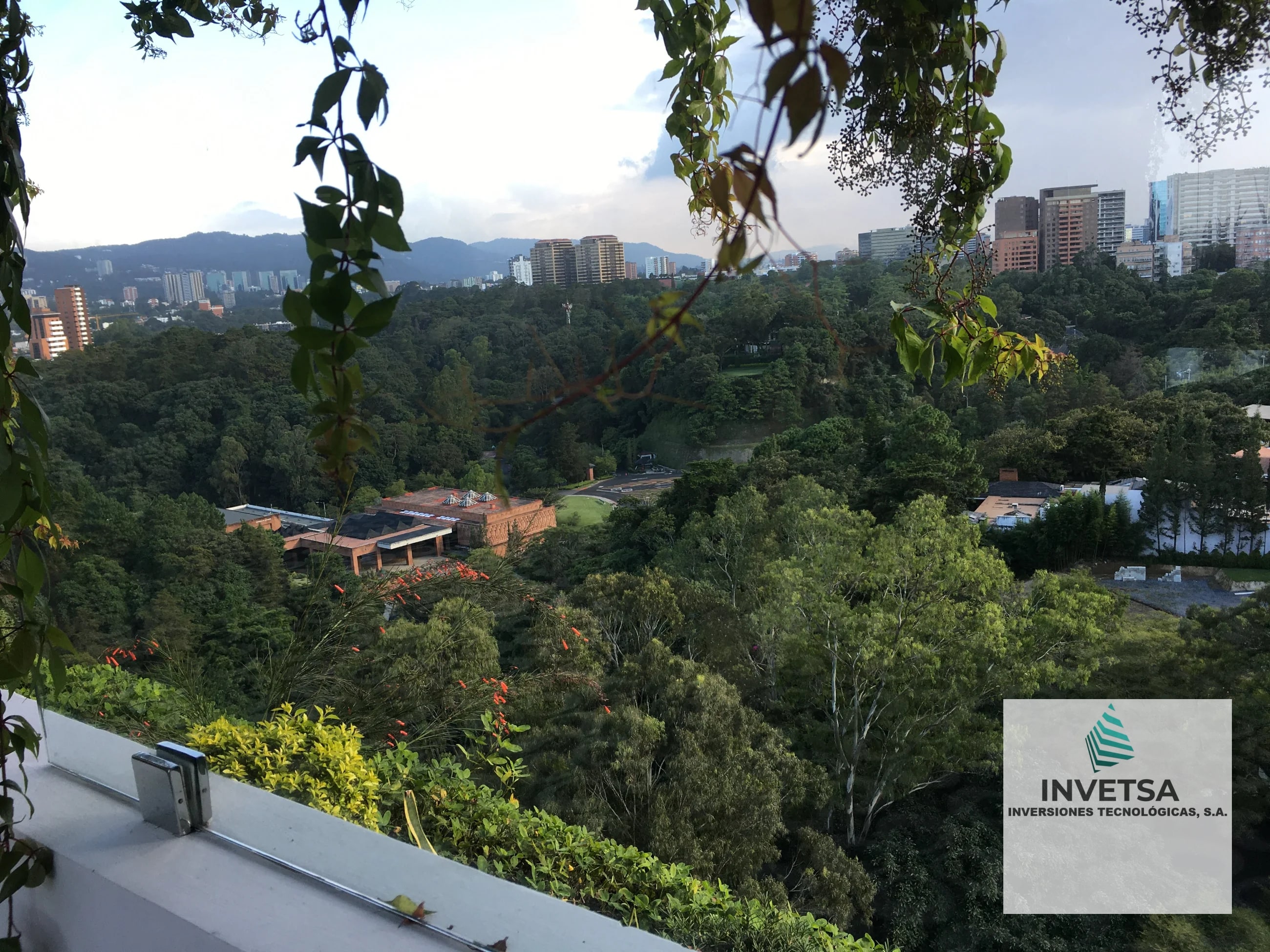 APARTAMENTO TIPO LOFT EN VENTA ZONA 10 FABRA - 14