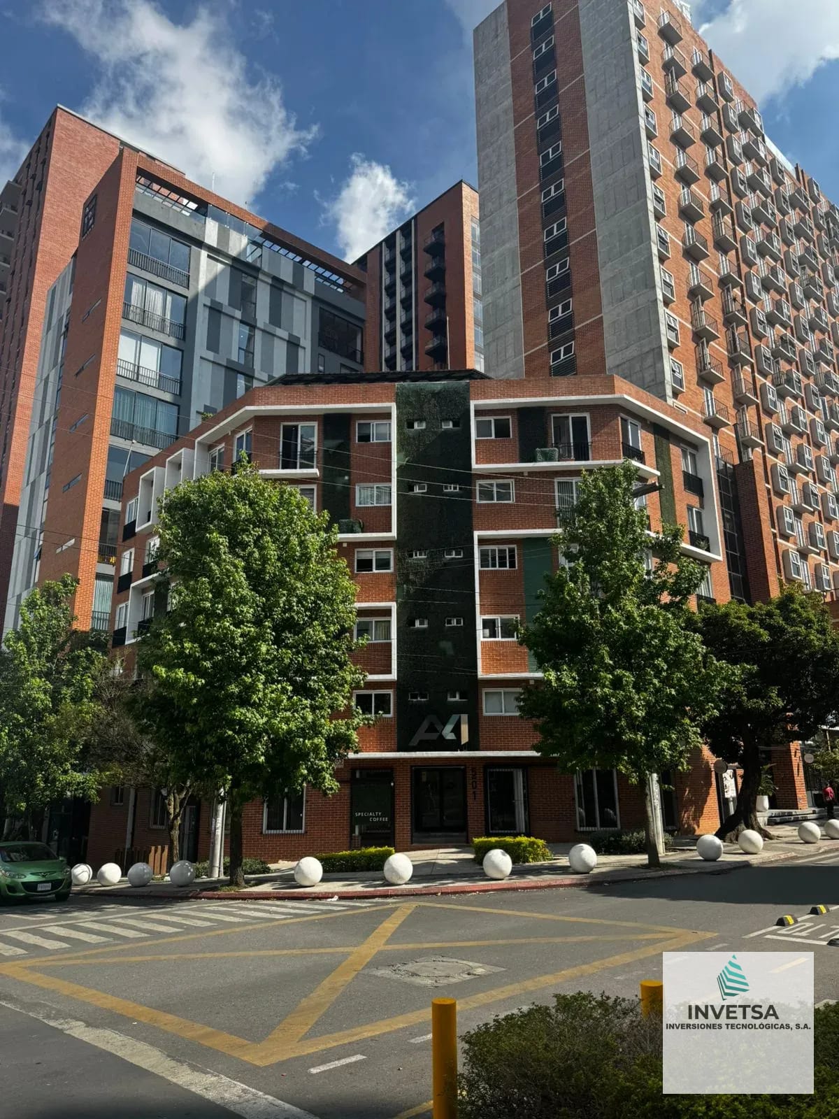 Edificio A4, Zona 4 - APARTAMENTO EN RENTA SEMI AMUEBLADO — Apartamento en Alquiler en Zona 4, Guatemala, Ciudad — foto 1 de 15