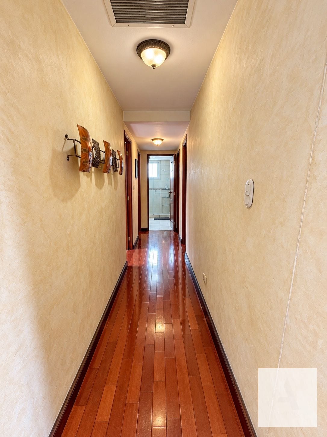 Amplio Apartamento de 255 m² en Jardines de San Rafael 2 — Apartamento en Venta en Carretera a El Salvador, Guatemala, Ciudad — foto 8 de 15