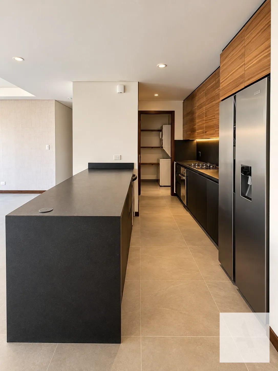 Cocina — Apartamento en renta | Reserva 5ta Avenida, Zona 14 | 3 habitaciones — Apartamento en Alquiler en Quinta Avenida, Zona 14, Guatemala, Ciudad — foto 2 de 15