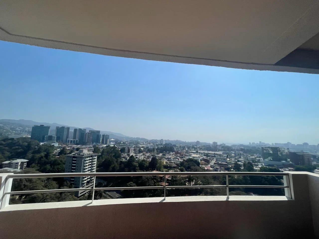 Apartamento en Renta Zona 15, Vista Hermosa II Edificio Botticelli II — Apartamento en Alquiler en Botticelli II, Zona 15, Guatemala, Ciudad — foto 9 de 17