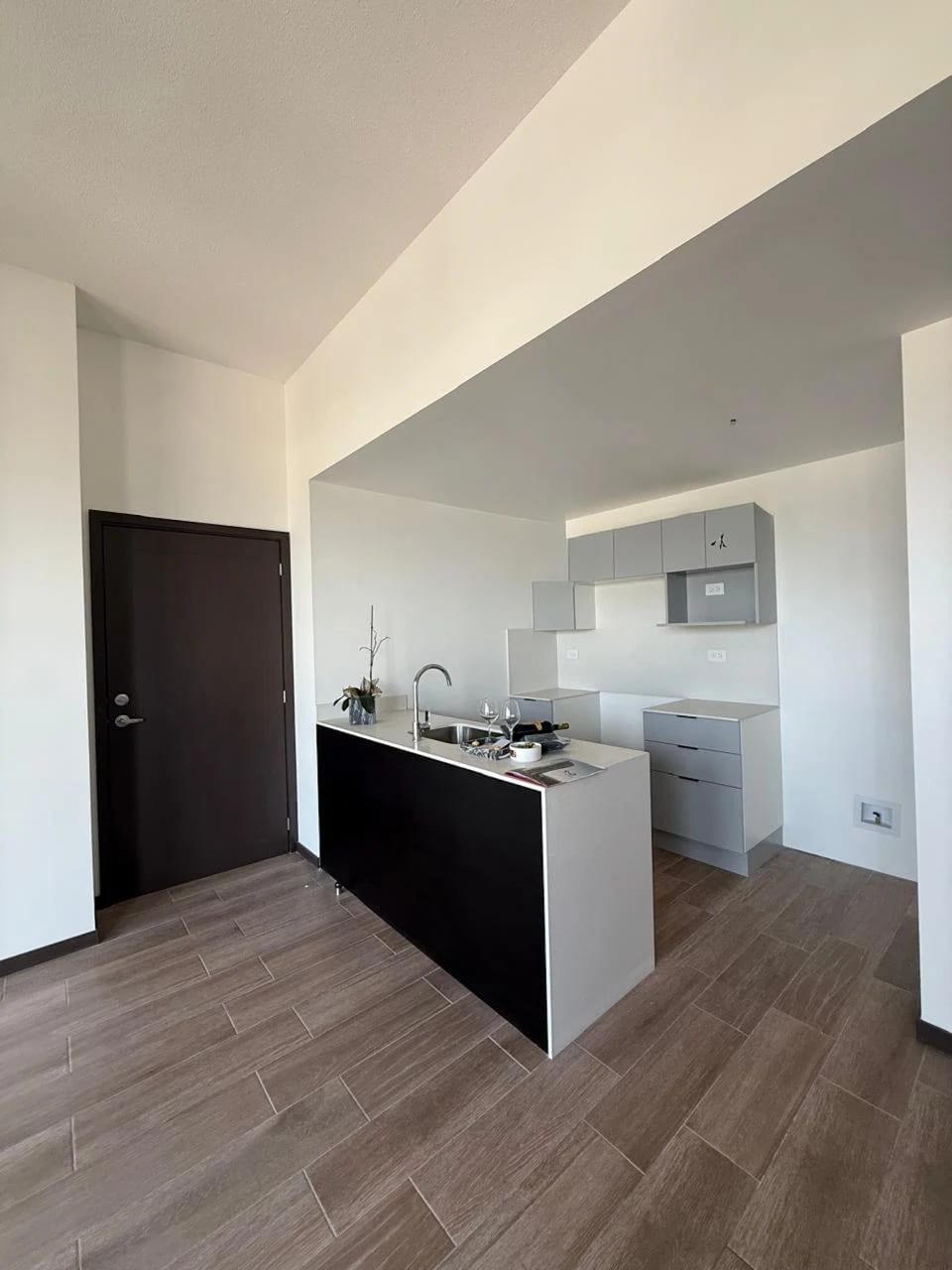 Espectacular apartamento de tres dormitorios en zona 11 Mariscal — Apartamento en Venta en Zona 11, Guatemala, Ciudad — foto 3 de 15