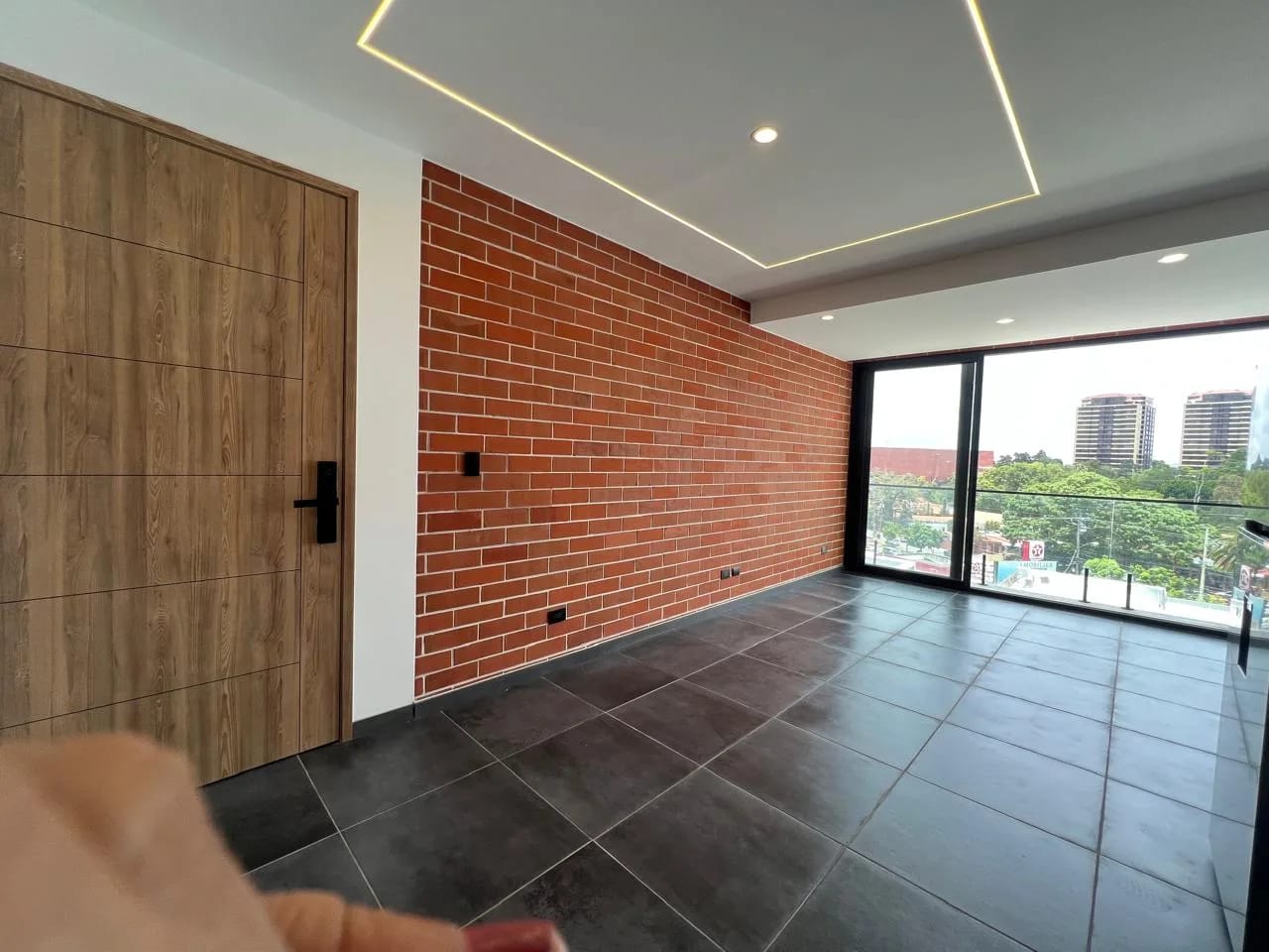 Lindo apartamento de dos dormitorios — Apartamento en Alquiler en Zona Viva, Zona 10, Guatemala, Ciudad — foto 2 de 17