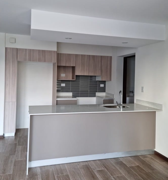 Apartamento amplio en renta en zona 16 edificio 2021 boulevard Acatán — Apartamento en Alquiler en Zona 16, Guatemala, Ciudad — foto 5 de 13
