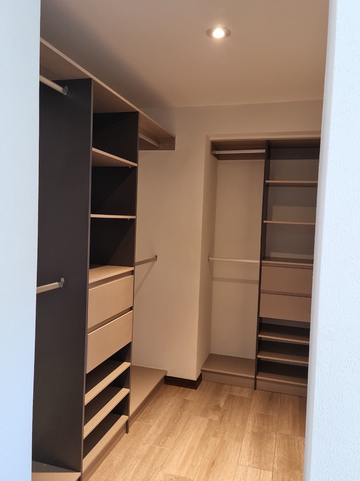 Apartamento amplio en renta en zona 16 edificio 2021 boulevard Acatán — Apartamento en Alquiler en Zona 16, Guatemala, Ciudad — foto 8 de 13