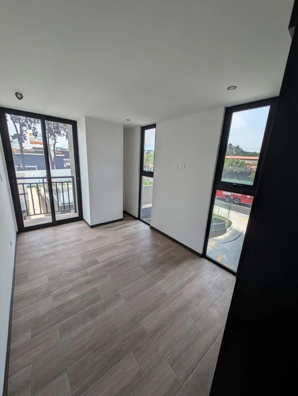 ✨APARTAMENTO NUEVO EN RENTA | ALTAIRE ZONA 11✨ - Image 2
