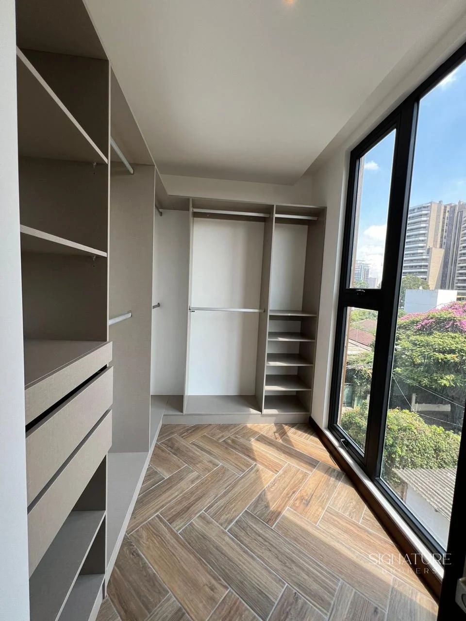 Apartamento en Renta zona 10 — Apartamento en Alquiler en Zona 10, Guatemala, Ciudad — foto 8 de 12