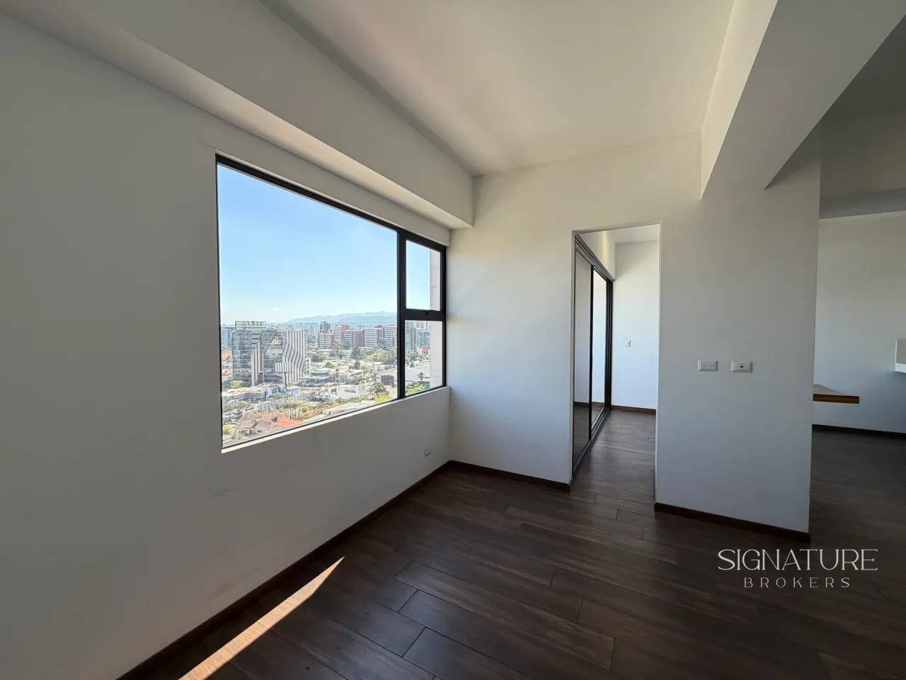Apartamento en Venta - Casa Acueducto Z. 10 — Apartamento en Venta en Casa Acueducto, Zona 10, Guatemala, Ciudad — foto 3 de 13