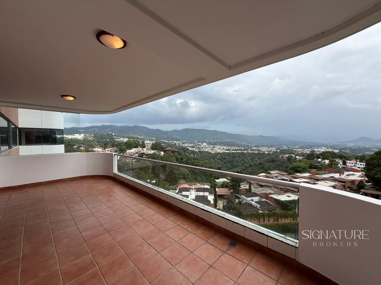 Apartamento en venta - Marqués del Valle, Z.14 — Apartamento en Alquiler en Zona 14, Guatemala, Ciudad — foto 3 de 16