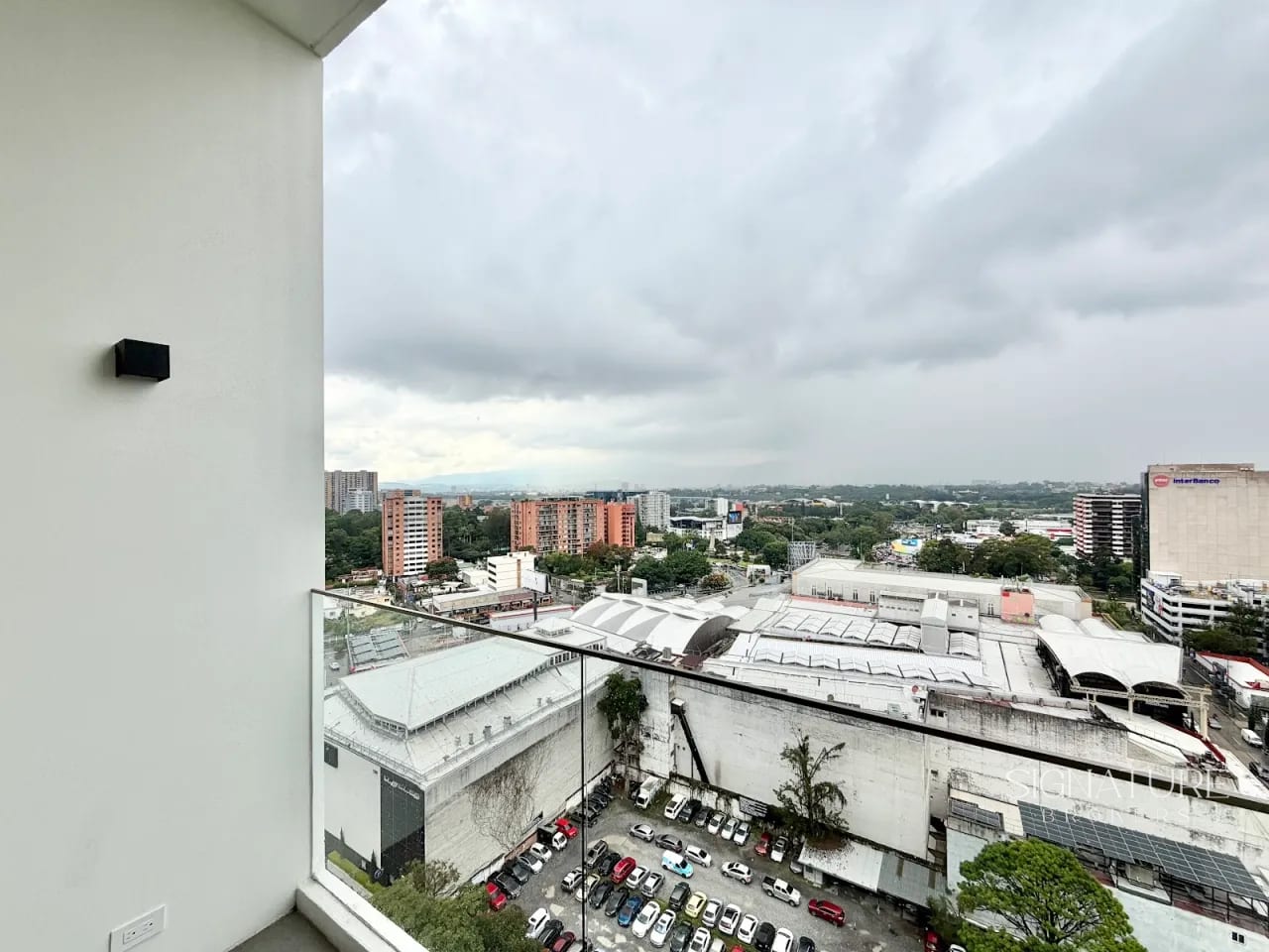 Apartamento en Venta – Atarah Z.10 (1721) — Apartamento en Venta en Atarah, Zona 10, Guatemala, Ciudad — foto 2 de 8